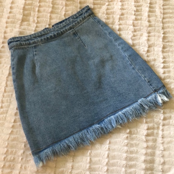 Denim mini with fringe edge & XO purse bundle - Picture 2 of 7